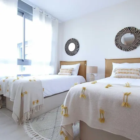 Vanian Gardens 4 Bedroom Ap Apartman *